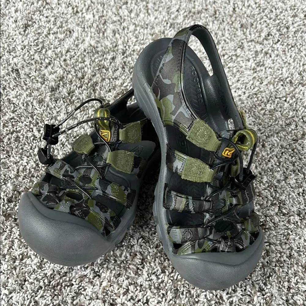 Keen Kids Sunport Strappy Sandals in Green Gray Camo